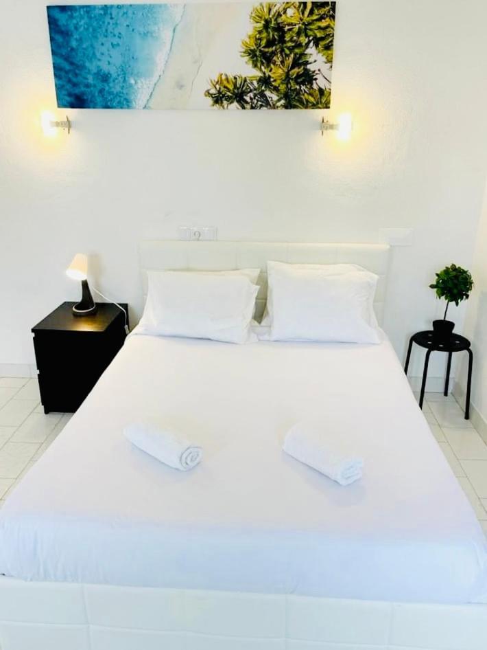 Central Atlantic Beach Guesthouse Costa da Caparica Dış mekan fotoğraf